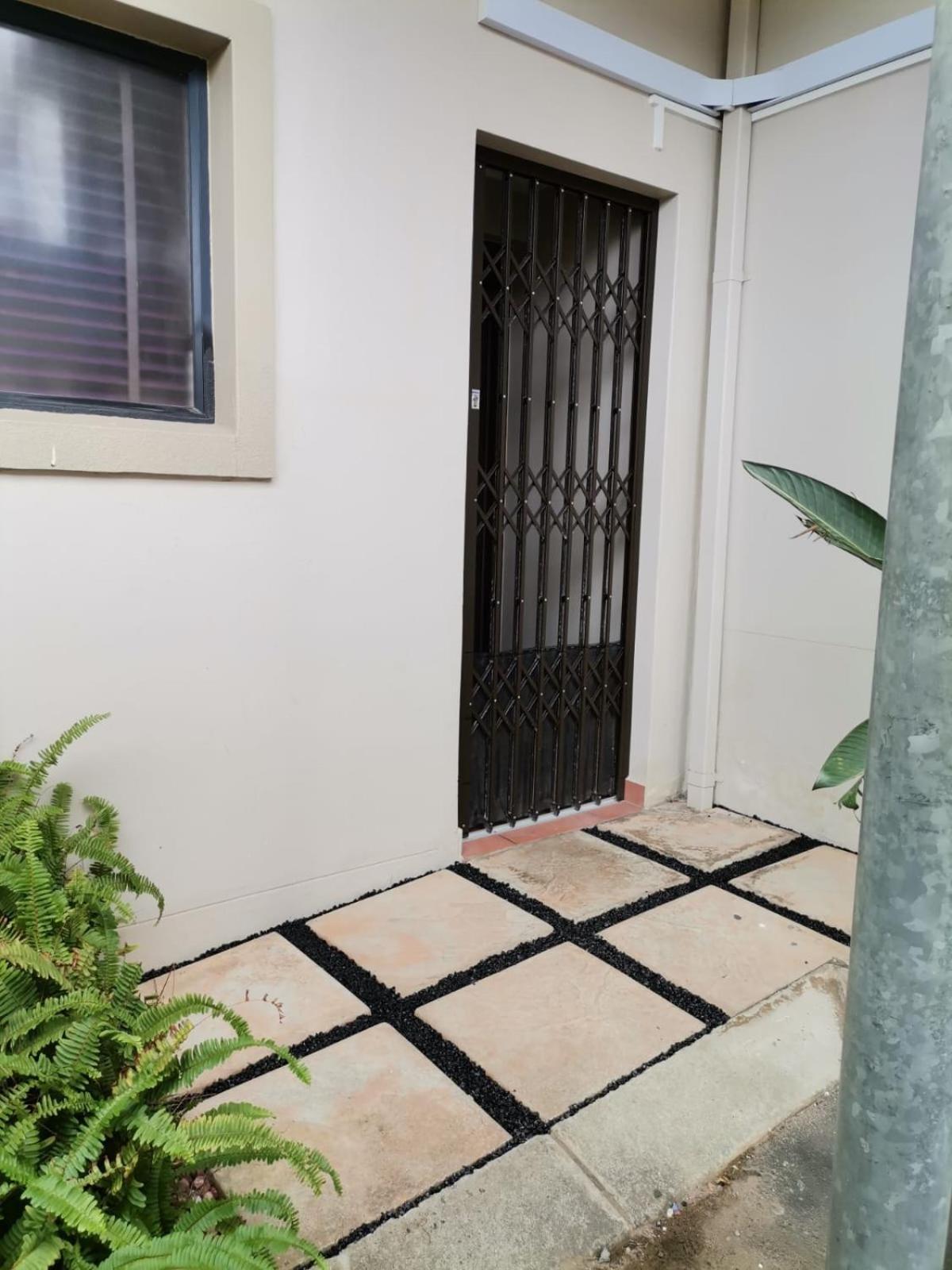 Topanga 17 Uvongo Beach Exterior foto